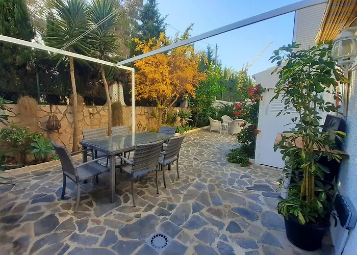 House In The Center Of Albir, 2 Min Walk From The Beach